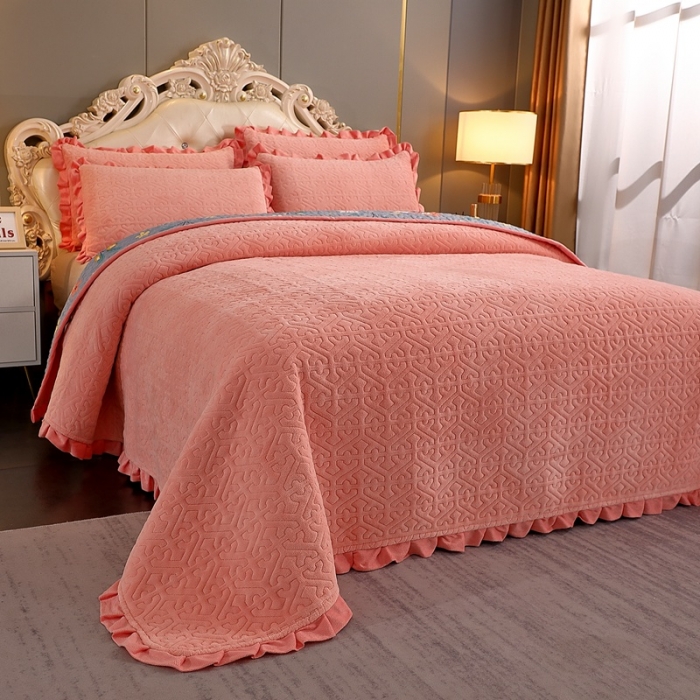 91家纺网 家纺一手货源 找家纺 晶缦 2022新款纯色小花边牛奶绒床盖三件套 暖馨-玉色