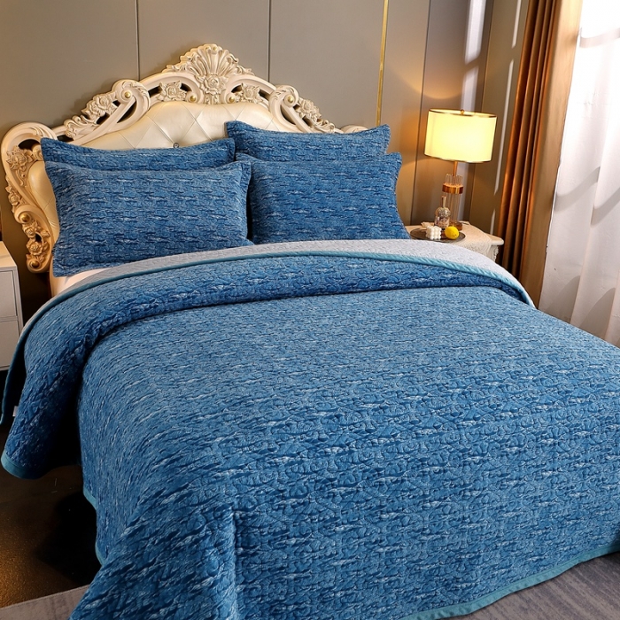 91家纺网 家纺一手货源 找家纺 晶缦 2022新款水波纹色织牛奶绒床盖三件套 涟漪-宝石蓝