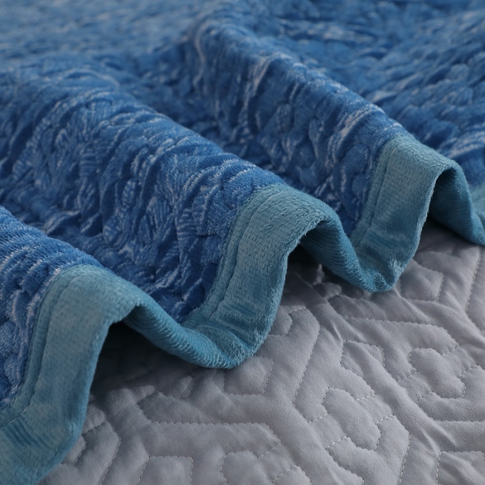 91家纺网 家纺一手货源 找家纺 晶缦 2022新款水波纹色织牛奶绒床盖三件套 涟漪-宝石蓝