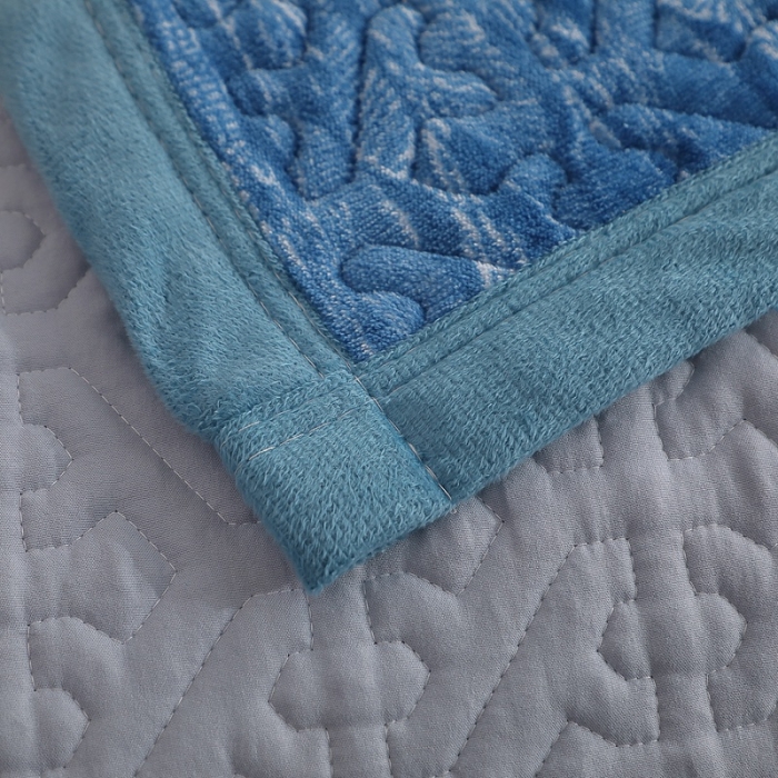 91家纺网 家纺一手货源 找家纺 晶缦 2022新款水波纹色织牛奶绒床盖三件套 涟漪-宝石蓝