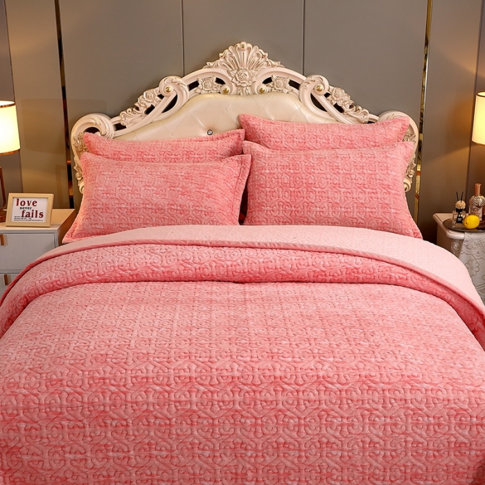 91家纺网 家纺一手货源 找家纺 晶缦 2022新款水波纹色织牛奶绒床盖三件套 涟漪-粉玉