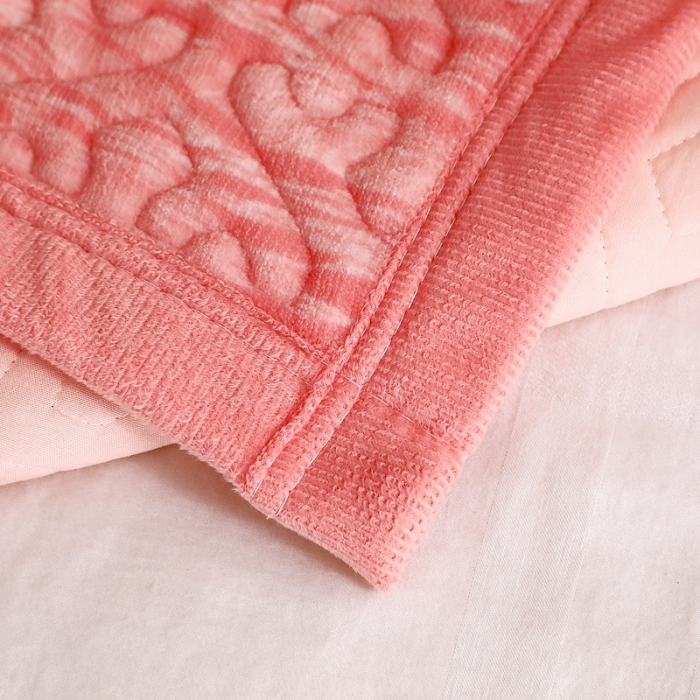 91家纺网 家纺一手货源 找家纺 晶缦 2022新款水波纹色织牛奶绒床盖三件套 涟漪-粉玉