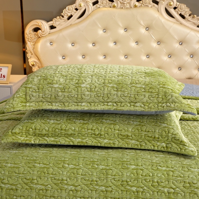 91家纺网 家纺一手货源 找家纺 晶缦 2022新款水波纹色织牛奶绒床盖三件套 涟漪-浅绿