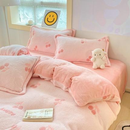 91家纺网 家纺一手货源 找家纺 川悦生活 2024新款立体雪花绒卡通四件套牛奶绒四件套 ins樱桃