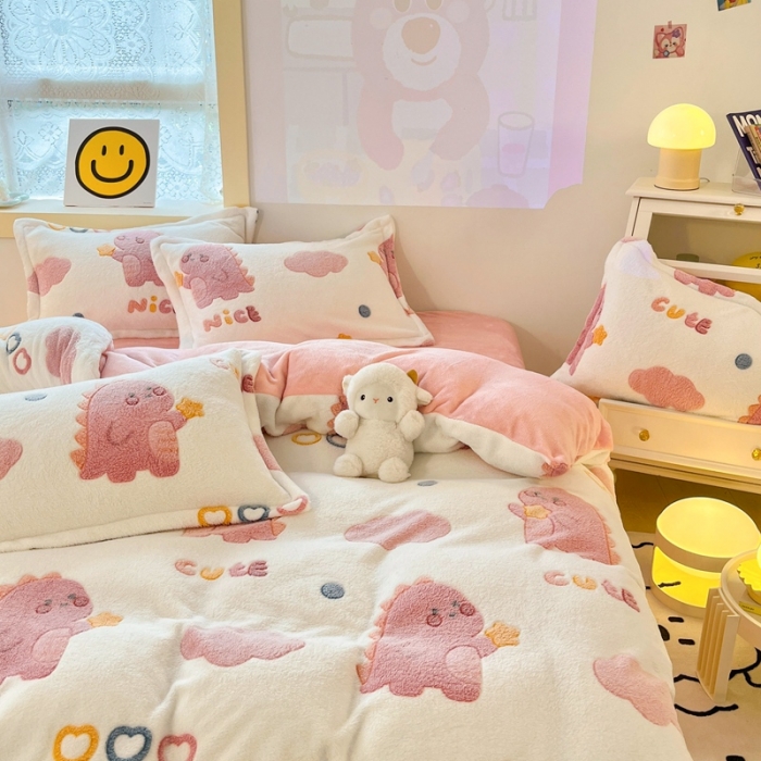 91家纺网 家纺一手货源 找家纺 川悦生活 2024新款立体雪花绒卡通四件套牛奶绒四件套 爱心恐龙