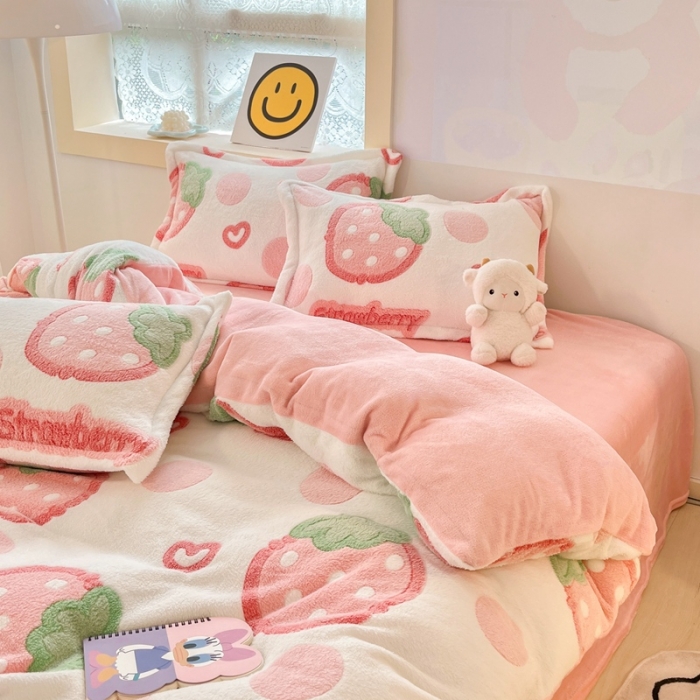 91家纺网 家纺一手货源 找家纺 川悦生活 2024新款立体雪花绒卡通四件套牛奶绒四件套 啵啵草莓