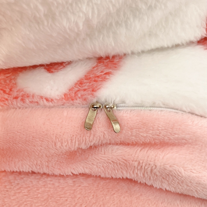 91家纺网 家纺一手货源 找家纺 川悦生活 2024新款立体雪花绒卡通四件套牛奶绒四件套 啵啵草莓