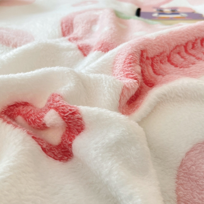 91家纺网 家纺一手货源 找家纺 川悦生活 2024新款立体雪花绒卡通四件套牛奶绒四件套 啵啵草莓