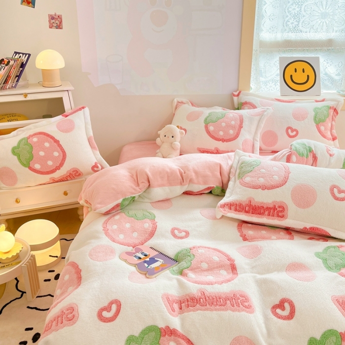 91家纺网 家纺一手货源 找家纺 川悦生活 2024新款立体雪花绒卡通四件套牛奶绒四件套 啵啵草莓