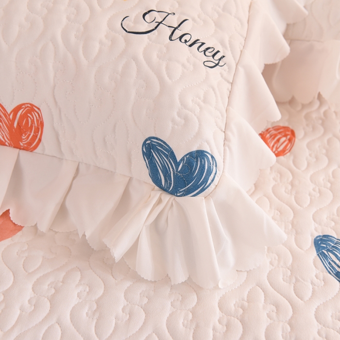 91家纺网 家纺一手货源 找家纺 金盛皇朝2022韩版公主风绗绣三层夹棉床盖宿舍床单心动时光