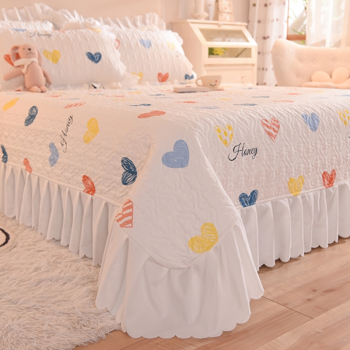 91家纺网 家纺一手货源 找家纺 金盛皇朝2022韩版公主风绗绣三层夹棉床盖宿舍床单心动时光