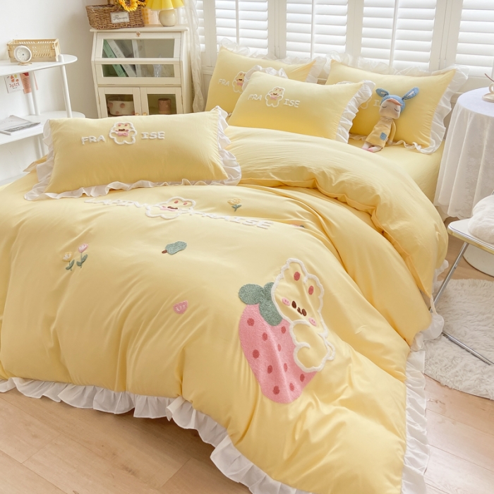 91家纺网 家纺一手货源 找家纺 易禾 2022新款水洗亲肤棉毛巾绣草莓兔四件套草莓兔-黄