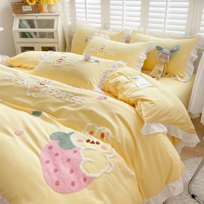 91家纺网 家纺一手货源 找家纺 易禾 2022新款水洗亲肤棉毛巾绣草莓兔四件套草莓兔-黄