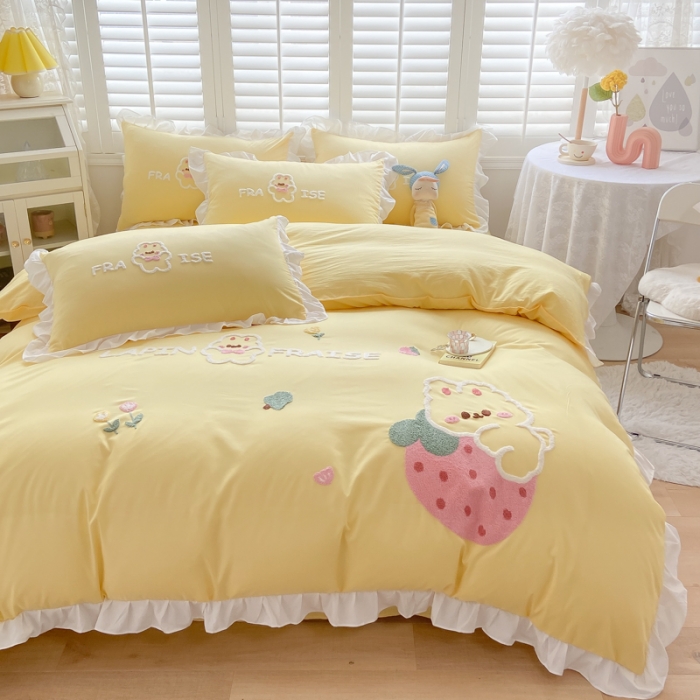 91家纺网 家纺一手货源 找家纺 易禾 2022新款水洗亲肤棉毛巾绣草莓兔四件套草莓兔-黄