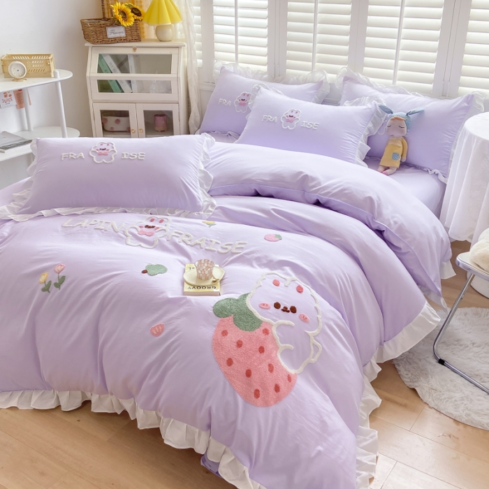 91家纺网 家纺一手货源 找家纺 易禾 2022新款水洗亲肤棉毛巾绣草莓兔四件套草莓兔-紫
