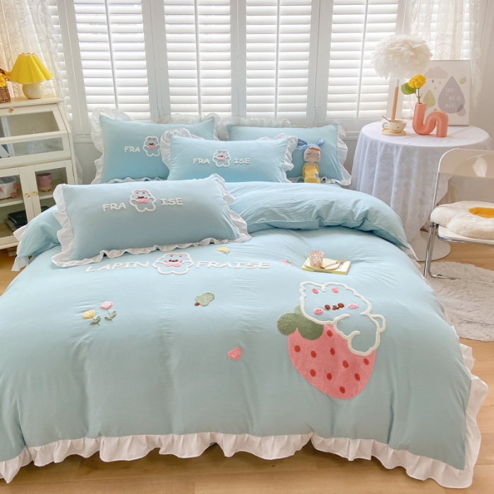 91家纺网 家纺一手货源 找家纺 易禾 2022新款水洗亲肤棉毛巾绣草莓兔四件套草莓兔-绿