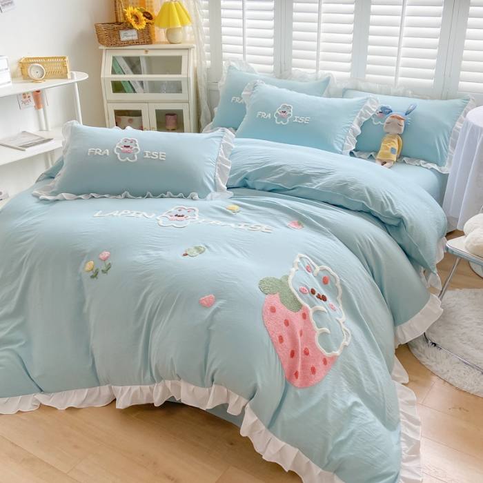 91家纺网 家纺一手货源 找家纺 易禾 2022新款水洗亲肤棉毛巾绣草莓兔四件套草莓兔-绿