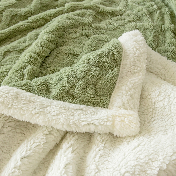 91家纺网 家纺一手货源 找家纺 网客家纺 2024新款塔芙绒提花羊羔绒盖毯 茶绿