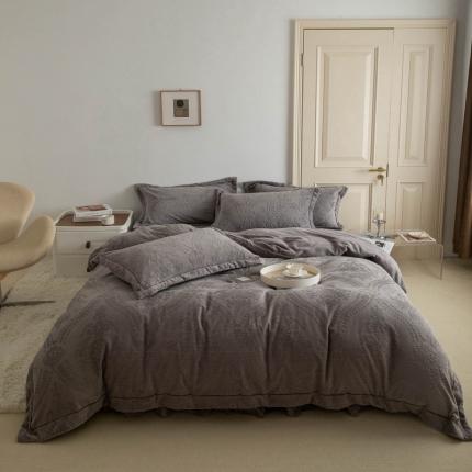 91家纺网 家纺一手货源 找家纺 舒梦琪 2024新款牛奶绒立体雕花床盖四件套 烟灰