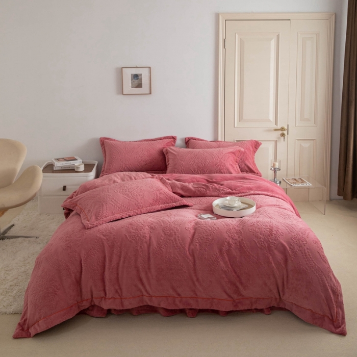 91家纺网 家纺一手货源 找家纺 舒梦琪 2024新款牛奶绒立体雕花床盖四件套 豆沙