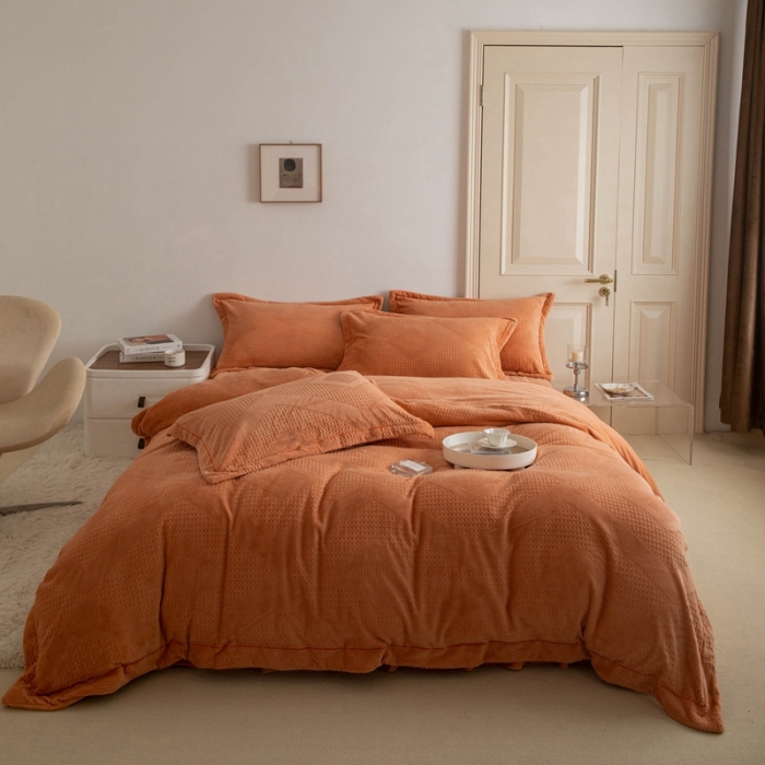 91家纺网 家纺一手货源 找家纺 舒梦琪 2024新款牛奶绒立体雕花床盖四件套 桔色