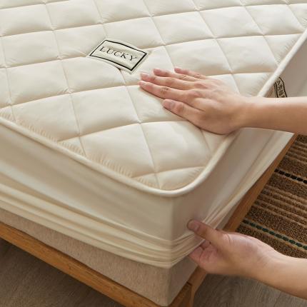 91家纺网 家纺一手货源 找家纺 芬晴 2023新款A类全棉母婴级抗菌防螨夹棉床笠 方格-米白