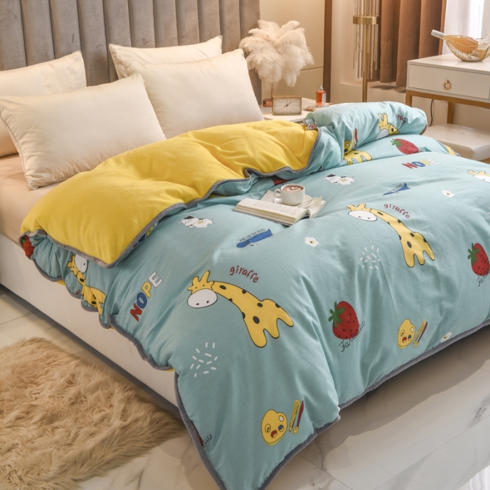 91家纺网 家纺一手货源 找家纺 琪琪阁家纺 2022新款全棉加牛奶绒系列单被套 开心小鹿-绿