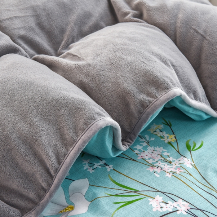 91家纺网 家纺一手货源 找家纺 琪琪阁家纺 2022新款全棉加牛奶绒系列四件套 宁静生活