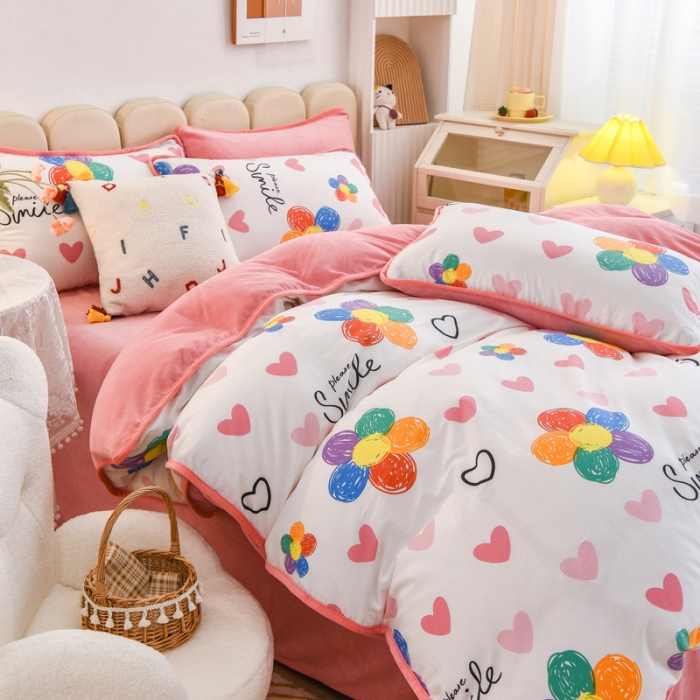 91家纺网 家纺一手货源 找家纺 琪琪阁家纺 2022新款全棉加牛奶绒系列四件套 手绘浪漫