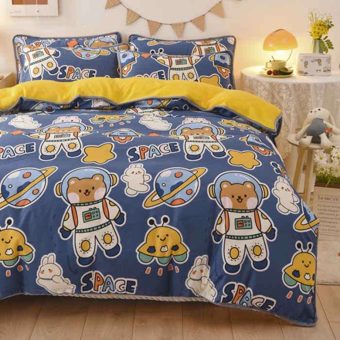 91家纺网 家纺一手货源 找家纺 琪琪阁家纺 2022新款全棉加牛奶绒系列四件套 太空熊