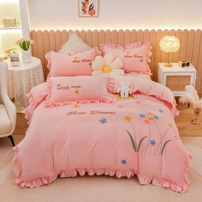 91家纺网 家纺一手货源 找家纺 唐人居 2025新款宝宝绒毛巾绣花边四件套- 蒲公英之恋-粉