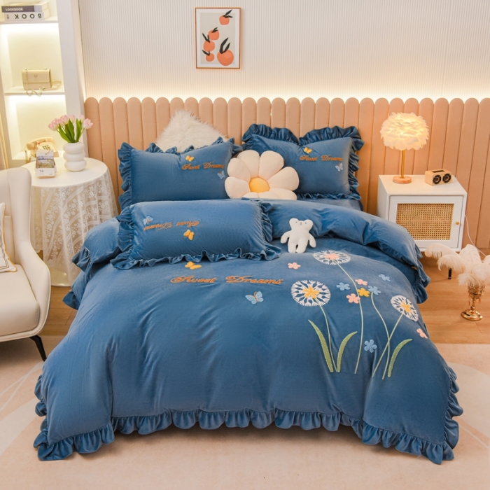 91家纺网 家纺一手货源 找家纺 唐人居 2025新款宝宝绒毛巾绣花边四件套-蒲公英之恋-蓝
