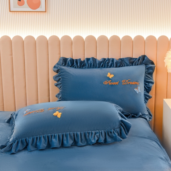 91家纺网 家纺一手货源 找家纺 唐人居 2025新款宝宝绒毛巾绣花边四件套-蒲公英之恋-蓝