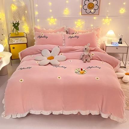 91家纺网 家纺一手货源 找家纺 2023直播爆款高克重牛奶绒公主风花边款四件套太阳花 樱花粉