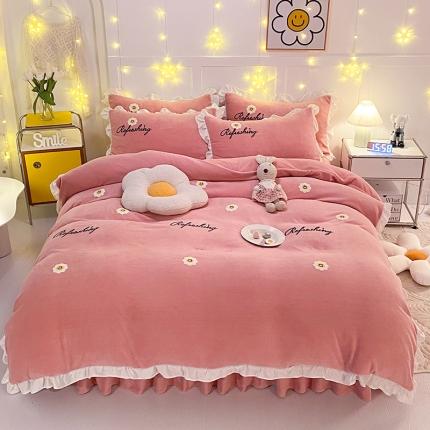 91家纺网 家纺一手货源 找家纺 （总）2023新款 爆款高克重牛奶绒公主风花边款四件套太阳花