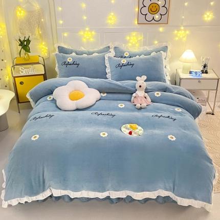 91家纺网 家纺一手货源 找家纺 2023 直播爆款高克重牛奶绒公主风花边款四件套太阳花雾霾蓝