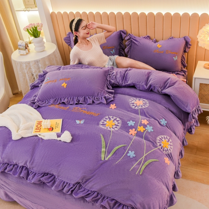 91家纺网 家纺一手货源 找家纺 唐人居2025新款宝宝绒毛巾绣花边四件套-蒲公英之恋 -紫