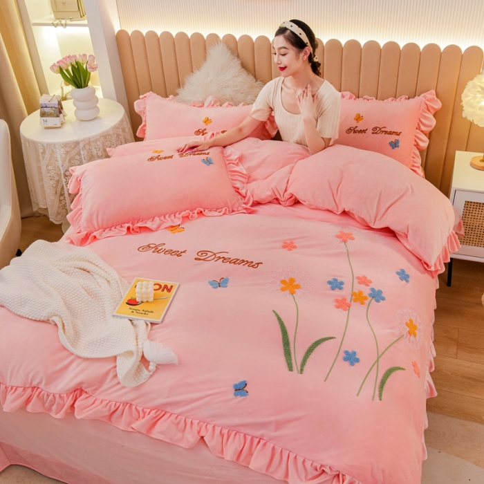 91家纺网 家纺一手货源 找家纺 唐人居 2025新款宝宝绒毛巾绣花边四件套- 蒲公英之恋-粉