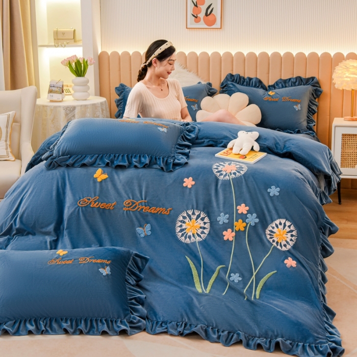 91家纺网 家纺一手货源 找家纺 唐人居 2025新款宝宝绒毛巾绣花边四件套-蒲公英之恋-蓝