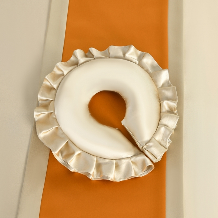 91家纺网 家纺一手货源 找家纺 莉人坊美容床罩批发 2023绸缎角花美容床罩四件套 角花米黄