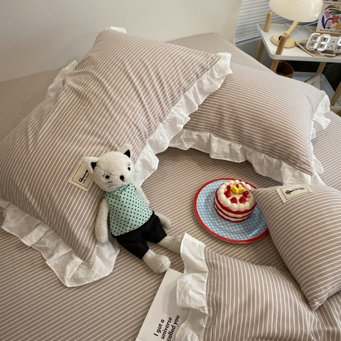 91家纺网 家纺一手货源 找家纺 橙艺家居 2022新款全棉色织水洗花边细条纹四件套 浅卡其