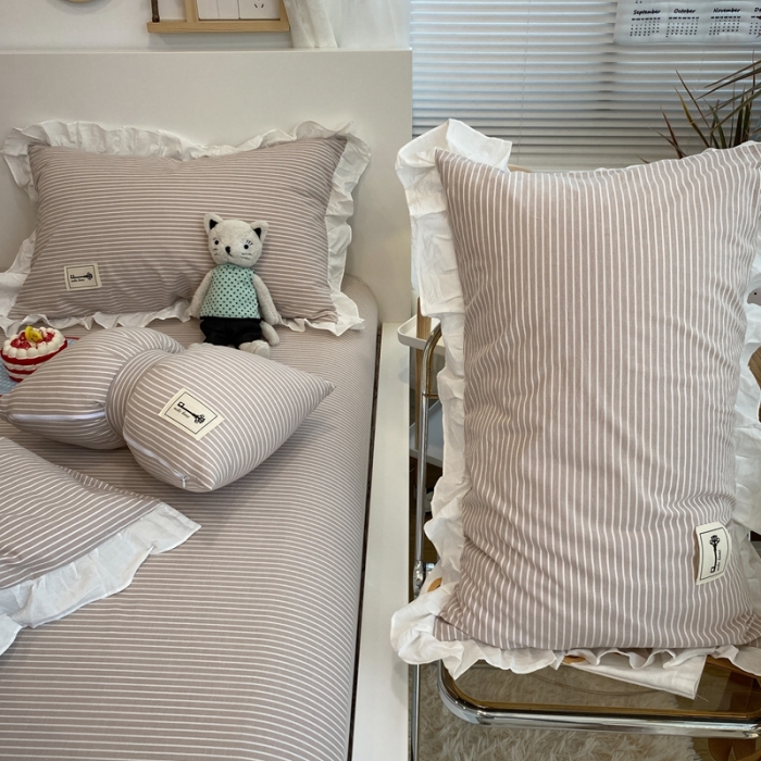 91家纺网 家纺一手货源 找家纺 橙艺家居 2022新款全棉色织水洗花边细条纹四件套 浅卡其