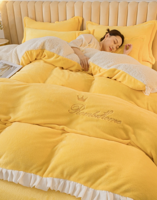 91家纺网 家纺一手货源 找家纺 简爱家纺 2025年韩版花边法莱绒羊羔绒四件套-回忆-鹅黄