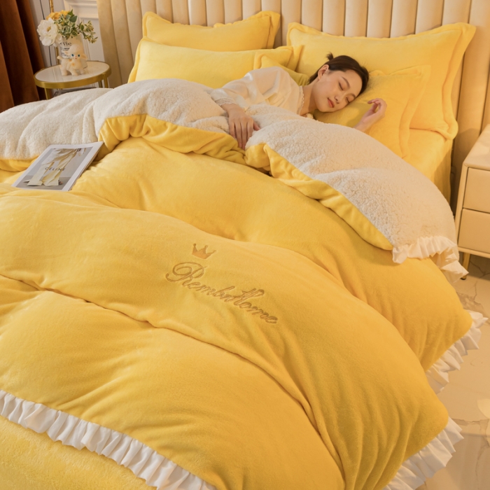 91家纺网 家纺一手货源 找家纺 简爱家纺 2025年韩版花边法莱绒羊羔绒四件套-回忆-鹅黄