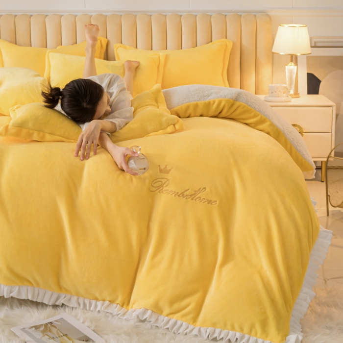 91家纺网 家纺一手货源 找家纺 简爱家纺 2025年韩版花边法莱绒羊羔绒四件套-回忆-鹅黄