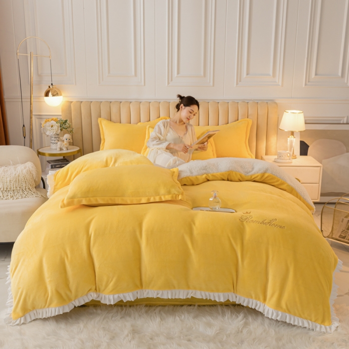 91家纺网 家纺一手货源 找家纺 简爱家纺 2025年韩版花边法莱绒羊羔绒四件套-回忆-鹅黄
