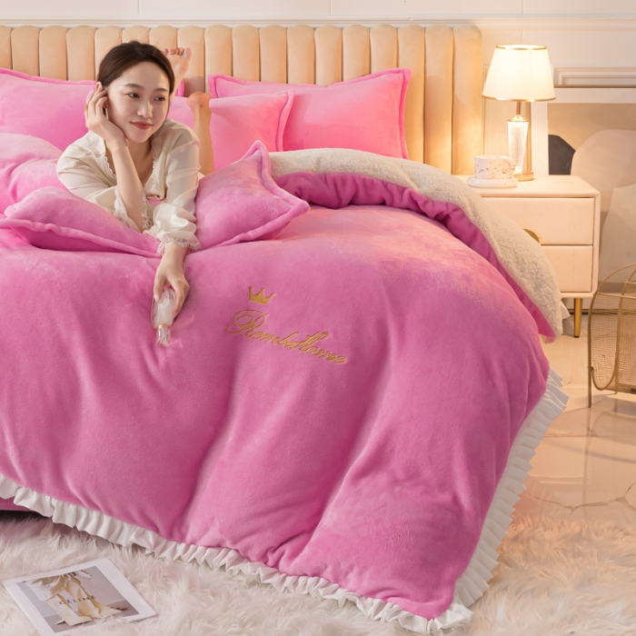 91家纺网 家纺一手货源 找家纺 简爱家纺 2025年韩版花边法莱绒羊羔绒四件套-回忆-粉红