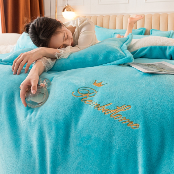 91家纺网 家纺一手货源 找家纺 简爱家纺 2025年韩版花边法莱绒羊羔绒四件套-回忆-湖蓝