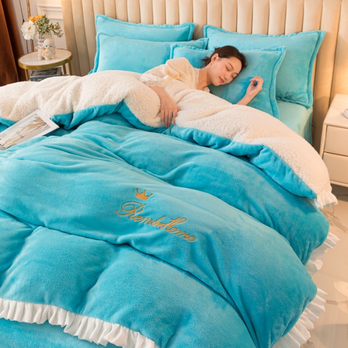 91家纺网 家纺一手货源 找家纺 简爱家纺 2025年韩版花边法莱绒羊羔绒四件套-回忆-湖蓝