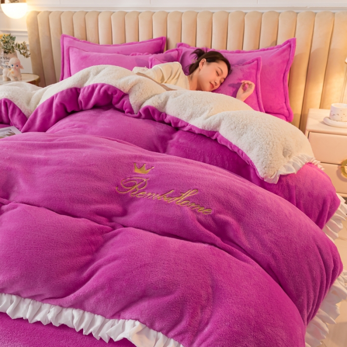 91家纺网 家纺一手货源 找家纺 简爱家纺 2025年韩版花边法莱绒羊羔绒四件套-回忆-玫红